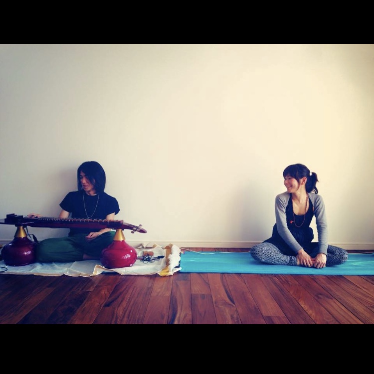 Electric Saraswati Veenaの生演奏ヨガ@Yoga studio ayus（つくば/茨城）